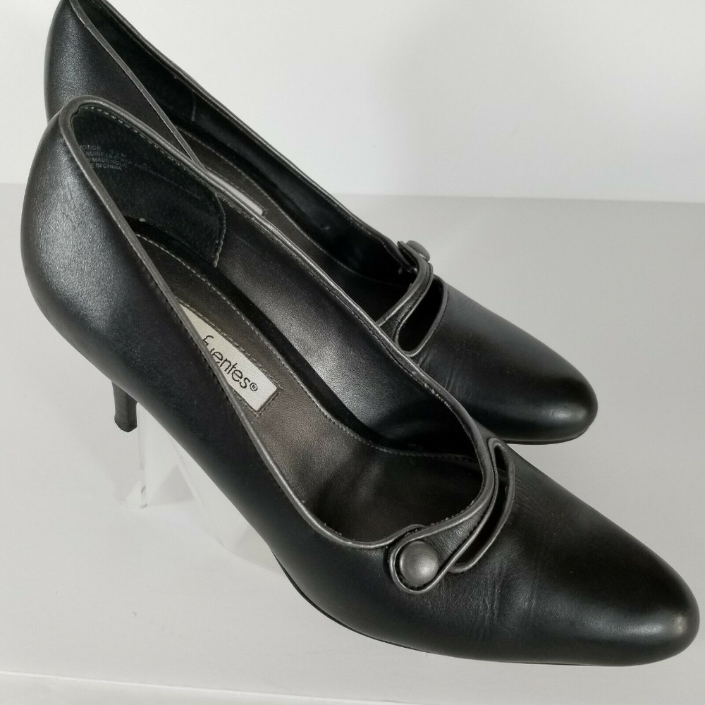 DAISY FUENTES pumps, size 6 1/2 M